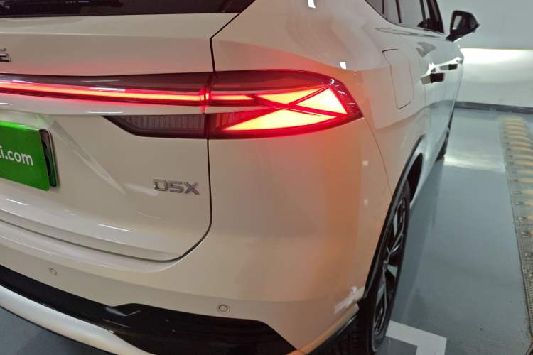 Used Roewe D5X DMH 2024 135 Tech Edition Exterior 6