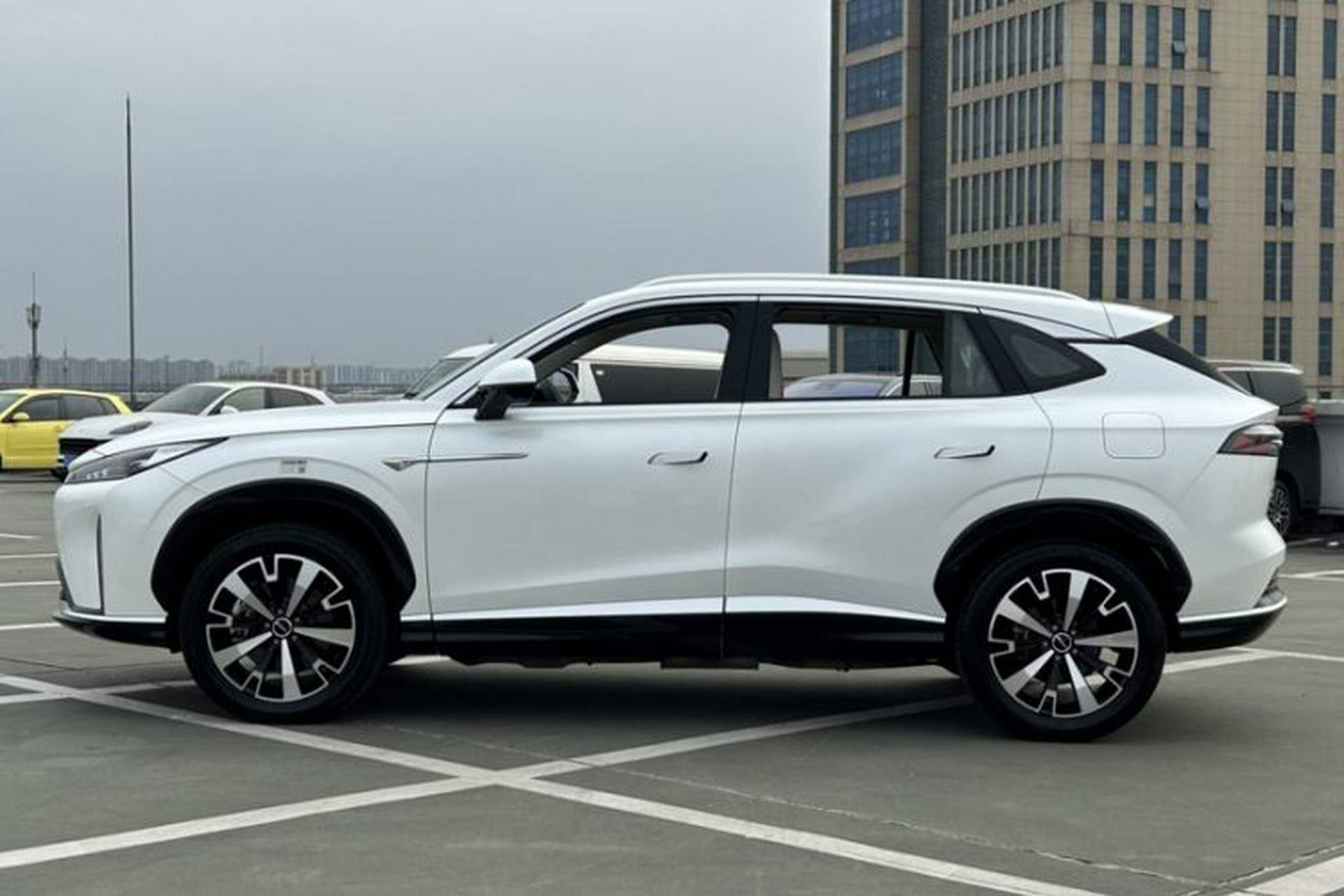 Used Roewe D5X DMH 2024 135 Tech Edition Exterior 6