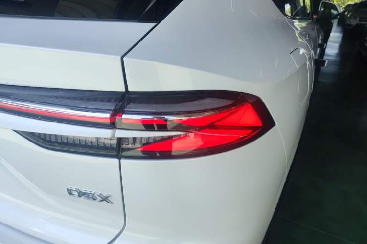 Used Roewe D5X DMH 2024 135 Tech Edition Exterior 6