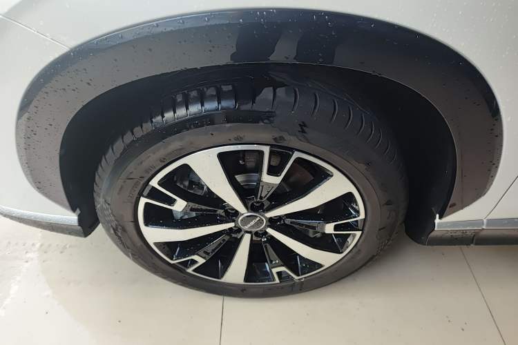 Used Roewe D5X DMH 2024 135 Tech Edition Exterior 7