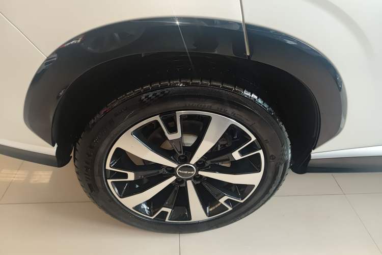Used Roewe D5X DMH 2024 135 Tech Edition Exterior 8