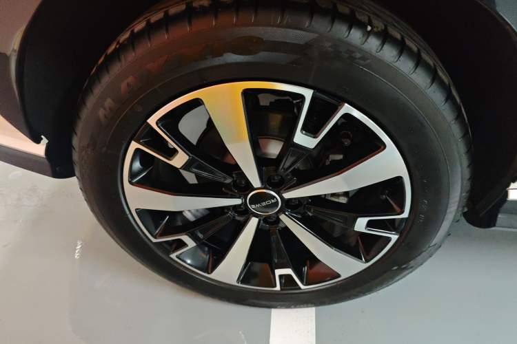Used Roewe D5X DMH 2024 135 Tech Edition Exterior 8