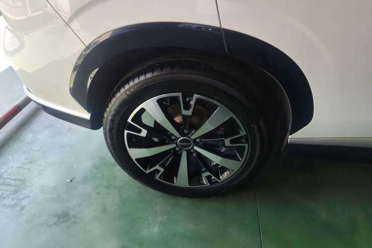 Used Roewe D5X DMH 2024 135 Tech Edition Exterior 8