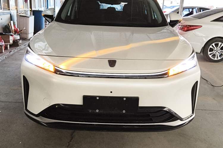Used Roewe D5X DMH 2024 135 Tech Edition Front