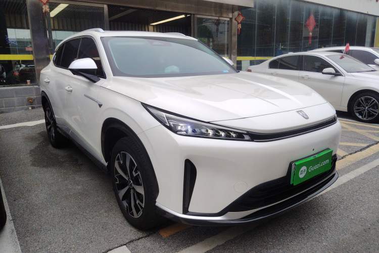 Used Roewe D5X DMH 2024 135 Tech Edition Front Right 45 Deg