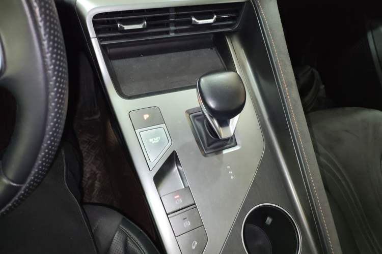 Used Roewe D5X DMH 2024 135 Tech Edition Gear Lever