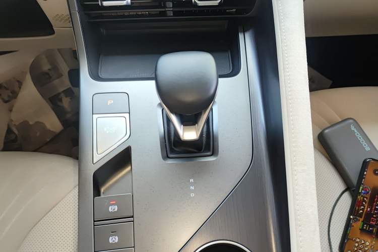 Used Roewe D5X DMH 2024 135 Tech Edition Gear Lever
