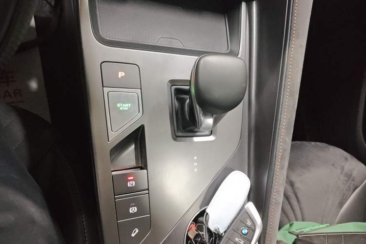 Used Roewe D5X DMH 2024 135 Tech Edition Gear Lever