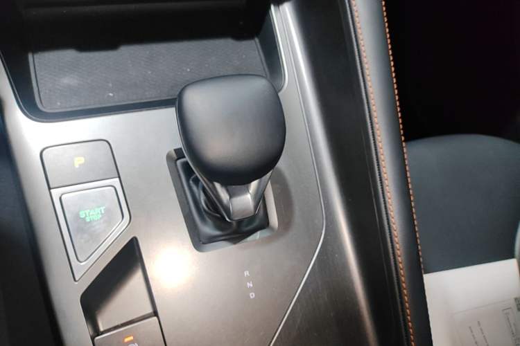Used Roewe D5X DMH 2024 135 Luxury Edition Gear Lever