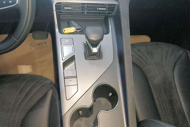 Used Roewe D5X DMH 2024 135 Tech Edition Gear Lever