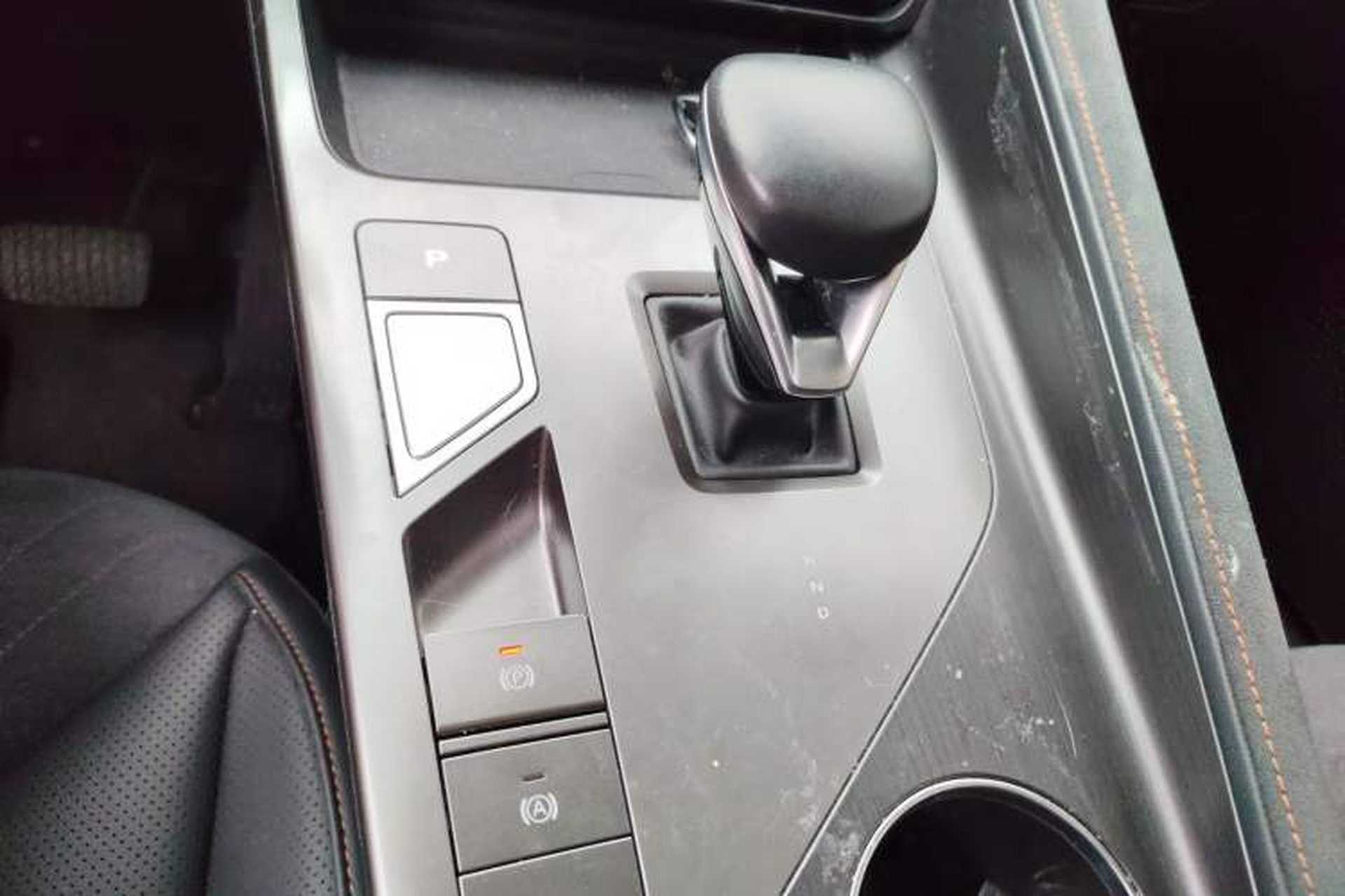 Used Roewe D5X DMH 2024 135 Tech Edition Gear Lever
