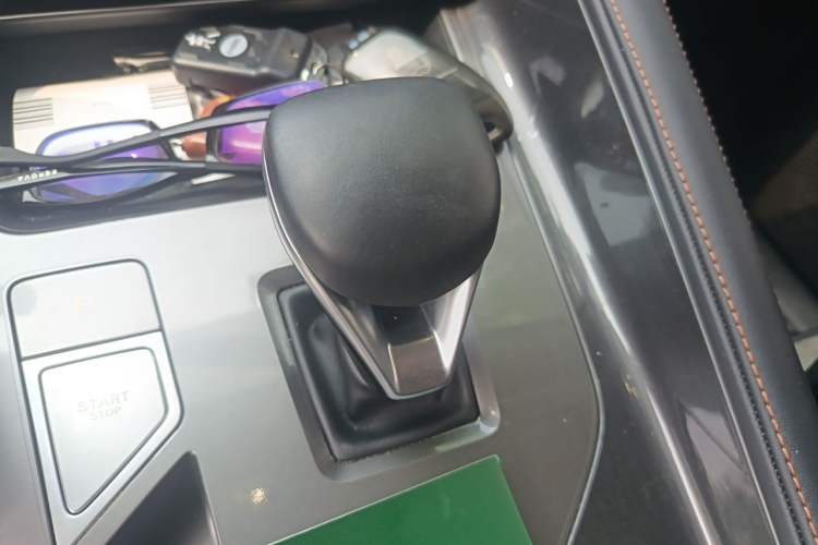 Used Roewe D5X DMH 2024 135 Luxury Edition Gear Lever