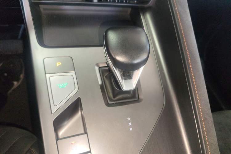 Used Roewe D5X DMH 2024 135 Tech Edition Gear Lever