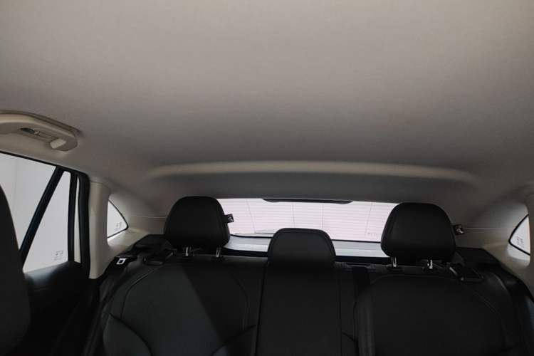 Used Roewe D5X DMH 2024 135 Luxury Edition Headliner
