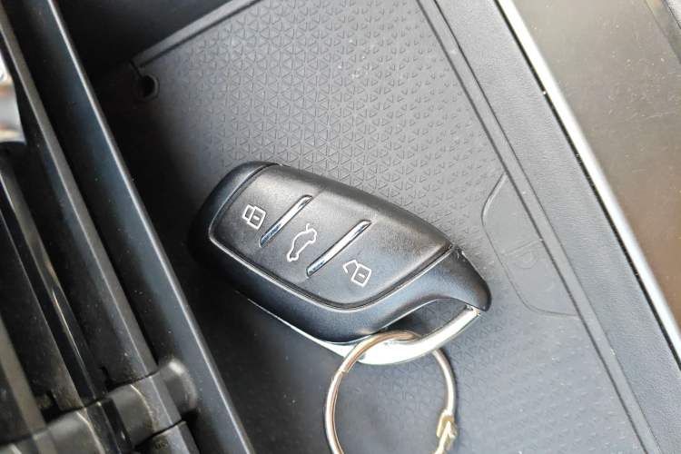Used Roewe D5X DMH 2024 135 Tech Edition Interior 1