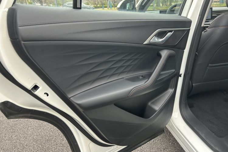Used Roewe D5X DMH 2024 135 Luxury Edition Interior 1