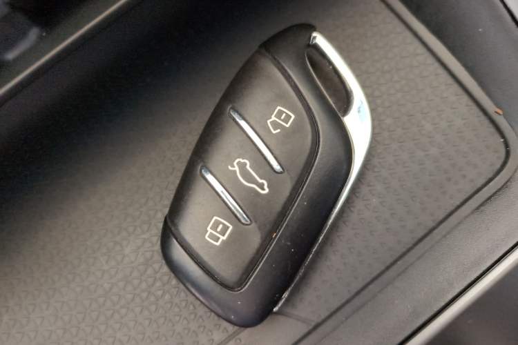 Used Roewe D5X DMH 2024 135 Tech Edition Interior 1