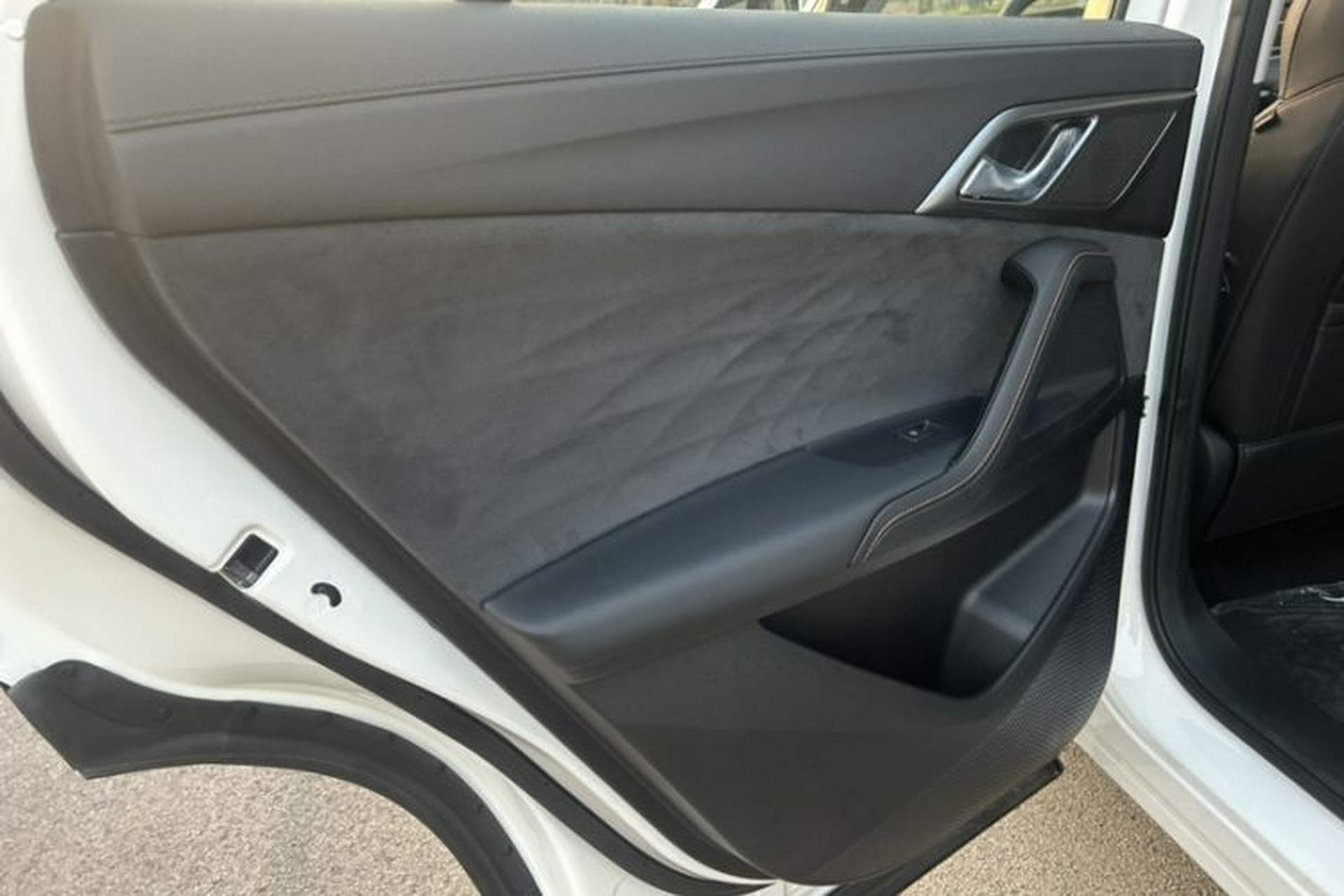 Used Roewe D5X DMH 2024 135 Flagship Edition Interior 1