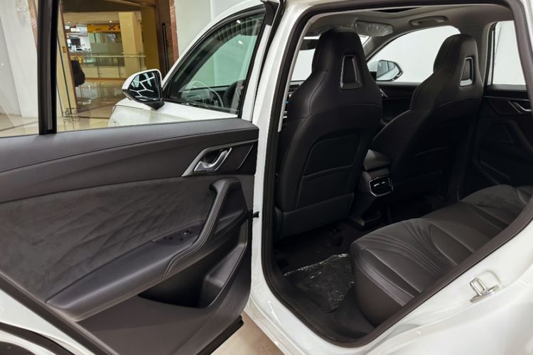 Used Roewe D5X DMH 2024 135 Flagship Edition Interior 1