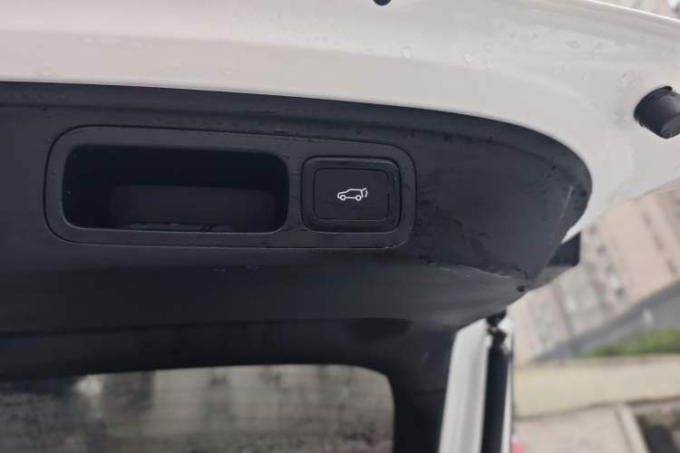 Used Roewe D5X DMH 2024 135 Tech Edition Interior 1