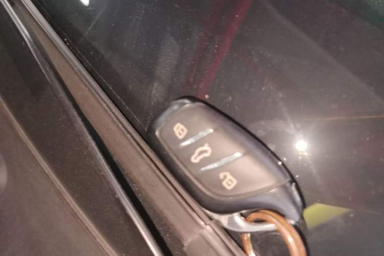 Used Roewe D5X DMH 2024 135 Tech Edition Interior 1