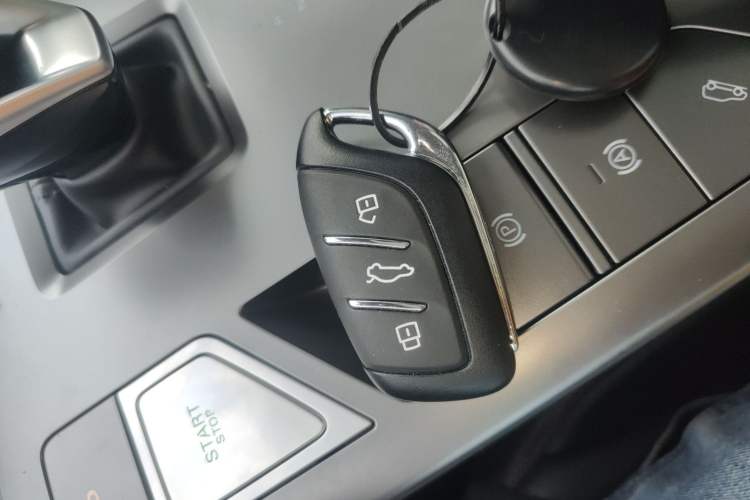 Used Roewe D5X DMH 2024 135 Flagship Edition Interior 1
