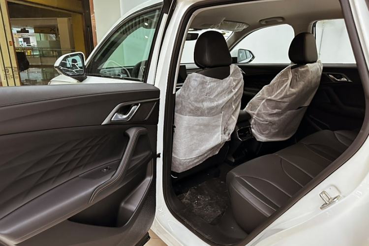 Used Roewe D5X DMH 2024 135 Luxury Edition Interior 1