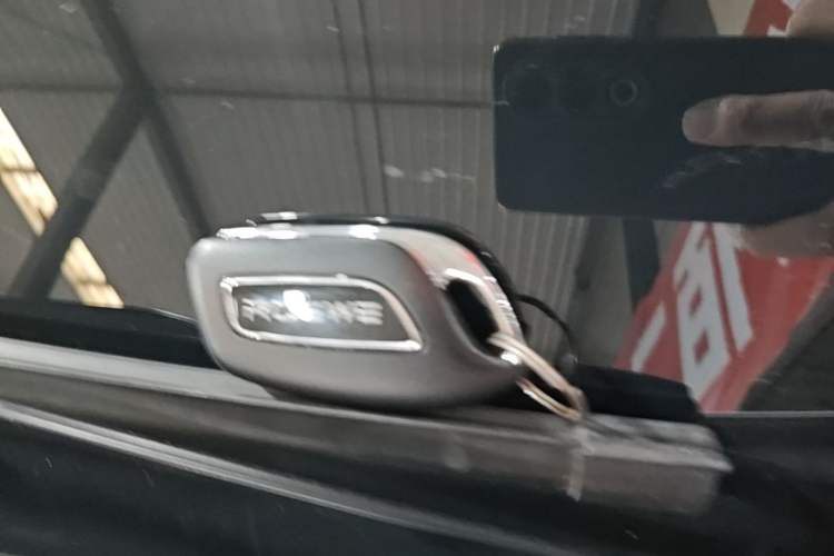 Used Roewe D5X DMH 2024 135 Tech Edition Interior 1