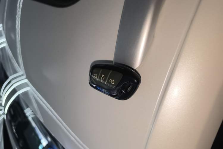 Used Roewe D5X DMH 2024 135 Flagship Edition Interior 1