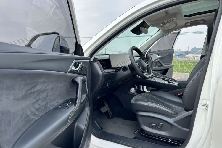 Used Roewe D5X DMH 2024 135 Tech Edition Interior 10