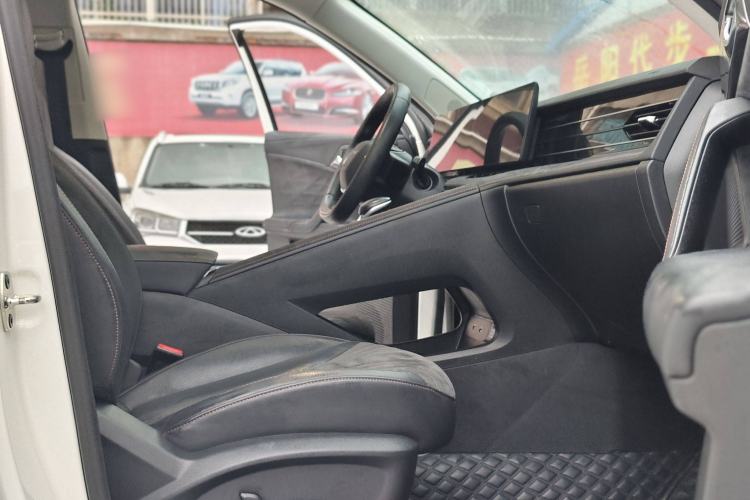 Used Roewe D5X DMH 2024 135 Tech Edition Interior 11