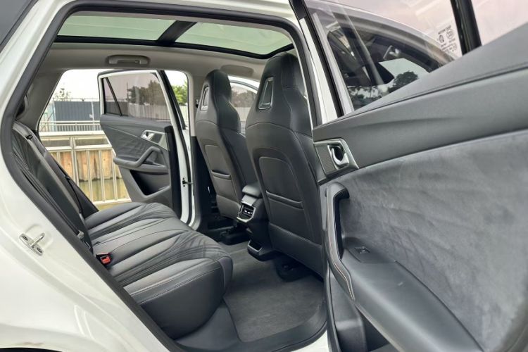 Used Roewe D5X DMH 2024 135 Tech Edition Interior 12
