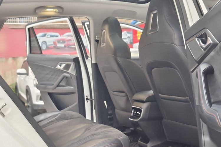Used Roewe D5X DMH 2024 135 Tech Edition Interior 12