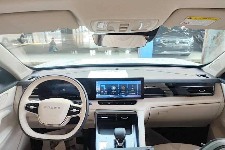 Used Roewe D5X DMH 2024 135 Tech Edition Interior 2