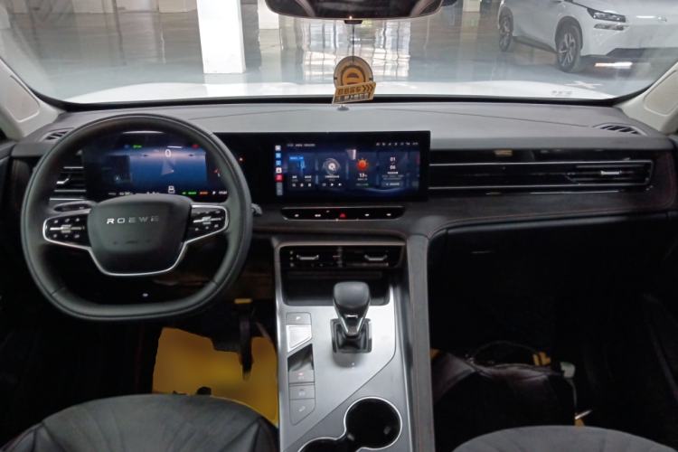Used Roewe D5X DMH 2024 135 Tech Edition Interior 2