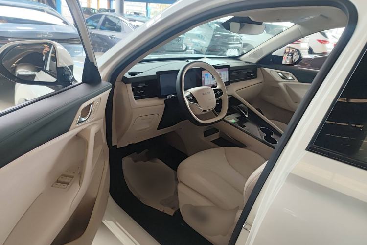 Used Roewe D5X DMH 2024 135 Tech Edition Interior 3
