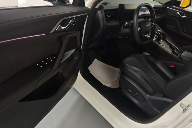 Used Roewe D5X DMH 2024 135 Tech Edition Interior 3