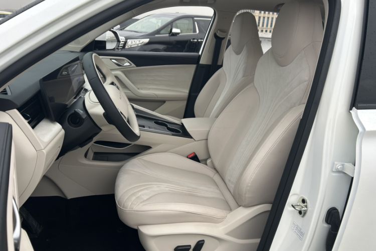 Used Roewe D5X DMH 2024 135 Tech Edition Interior 3