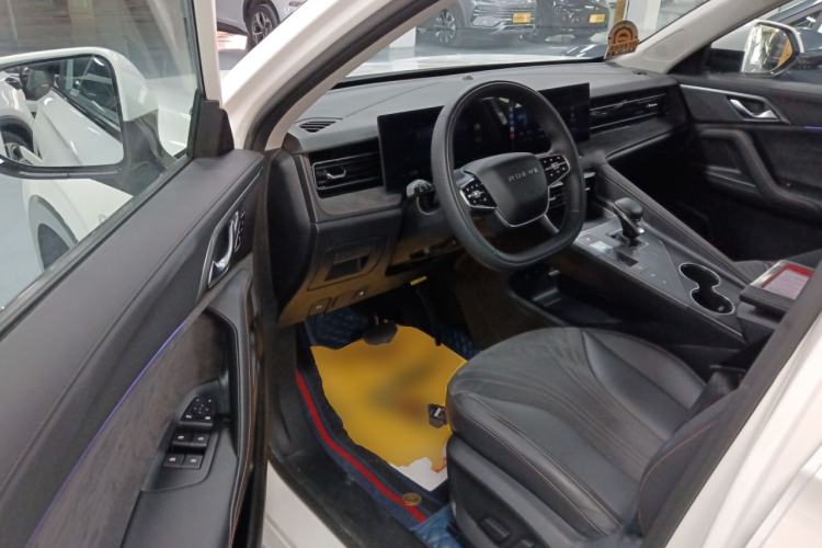 Used Roewe D5X DMH 2024 135 Tech Edition Interior 3