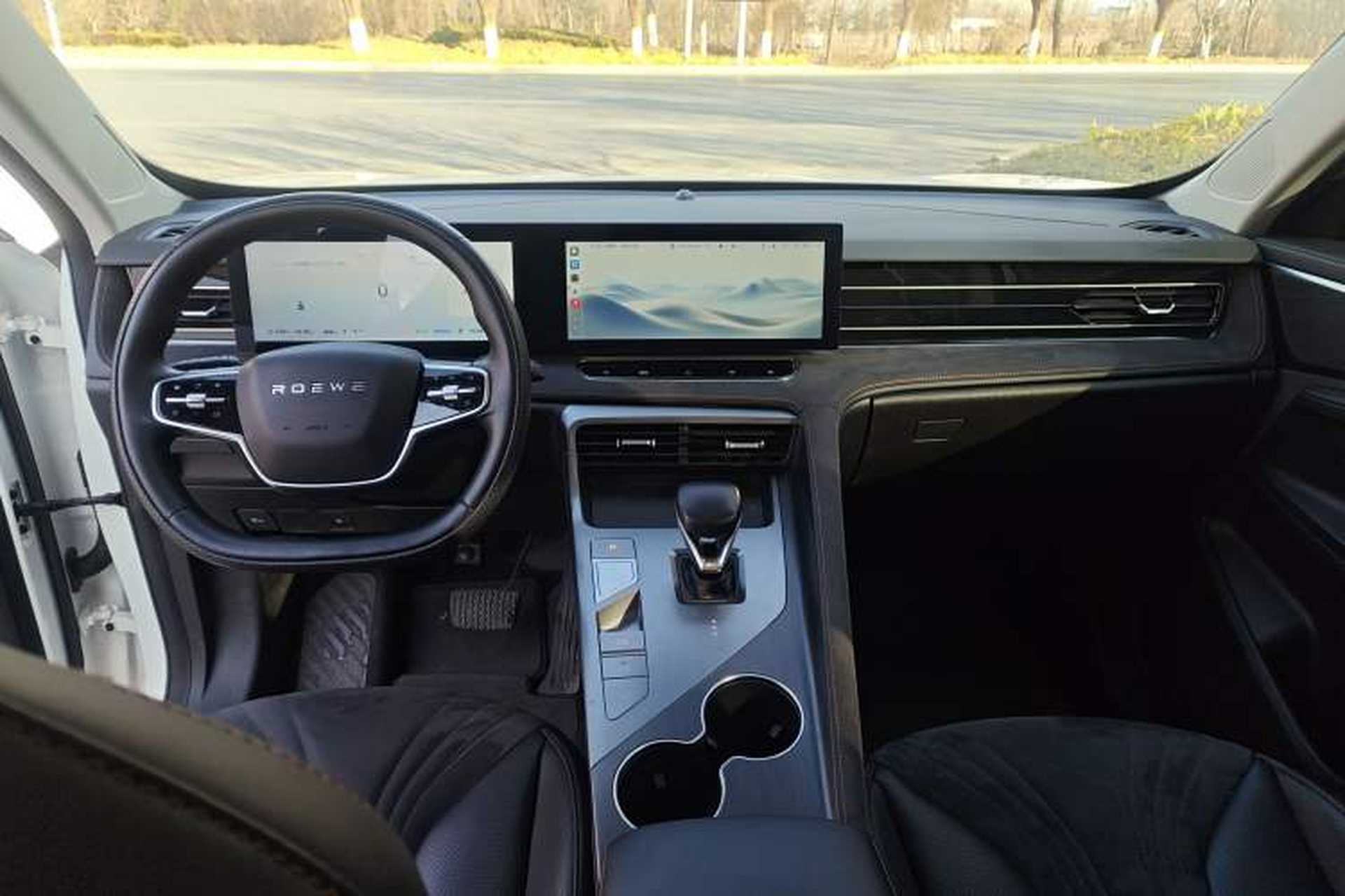 Used Roewe D5X DMH 2024 135 Tech Edition Interior 3