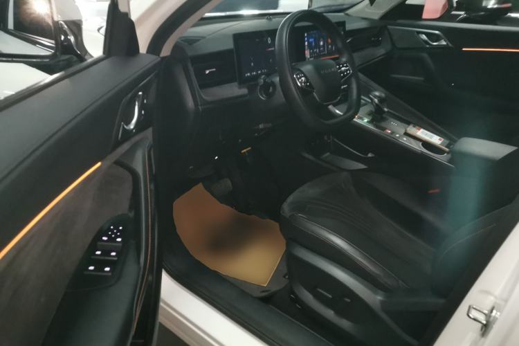 Used Roewe D5X DMH 2024 135 Tech Edition Interior 3