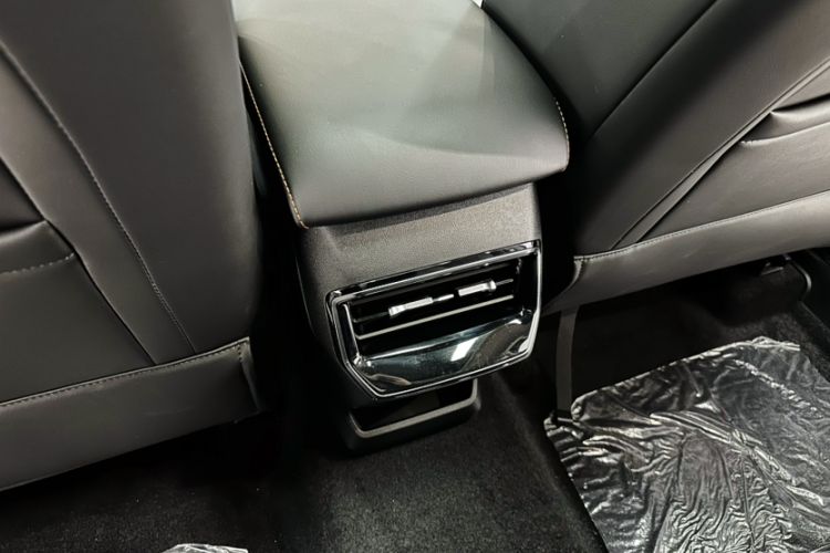 Used Roewe D5X DMH 2024 135 Flagship Edition Interior 4