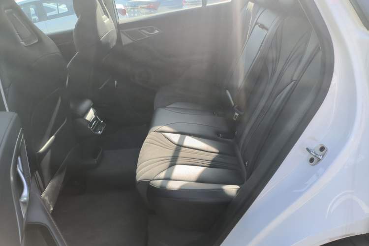 Used Roewe D5X DMH 2024 135 Tech Edition Interior 4