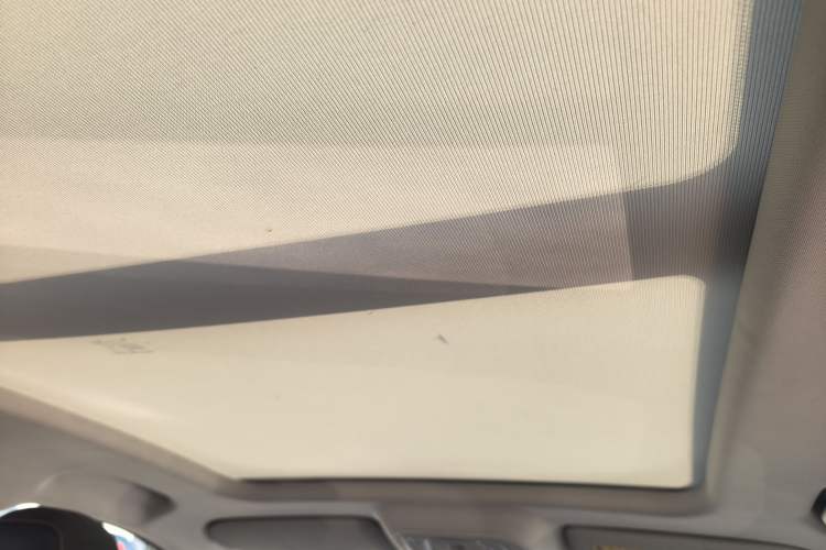 Used Roewe D5X DMH 2024 135 Tech Edition Interior 6