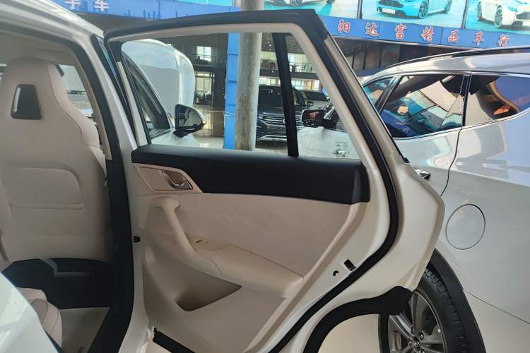 Used Roewe D5X DMH 2024 135 Tech Edition Interior 6
