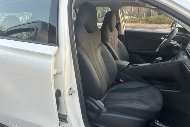 Used Roewe D5X DMH 2024 135 Flagship Edition Interior 7