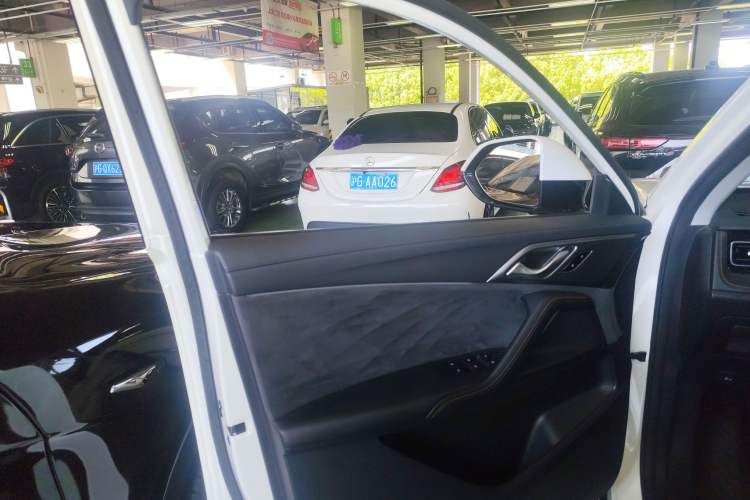 Used Roewe D5X DMH 2024 135 Tech Edition Interior 7