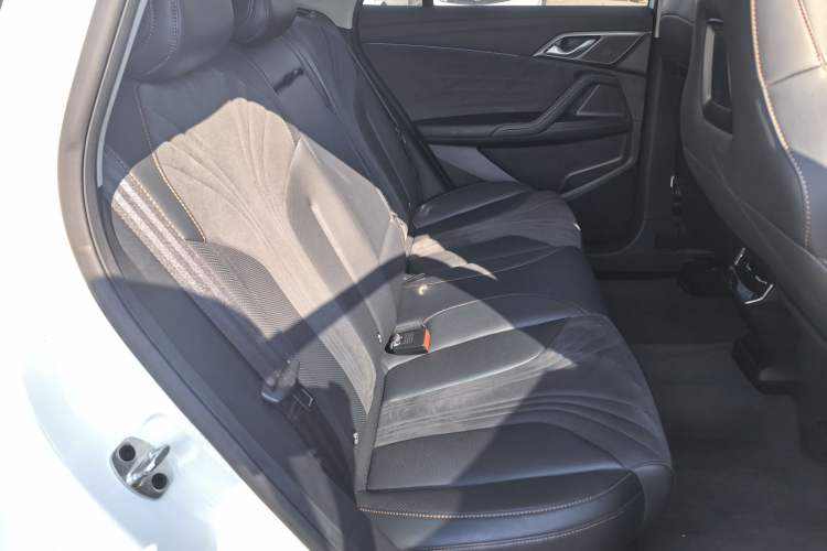 Used Roewe D5X DMH 2024 135 Tech Edition Interior 8