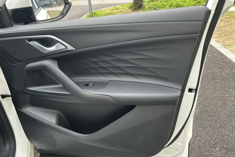 Used Roewe D5X DMH 2024 135 Luxury Edition Interior 8