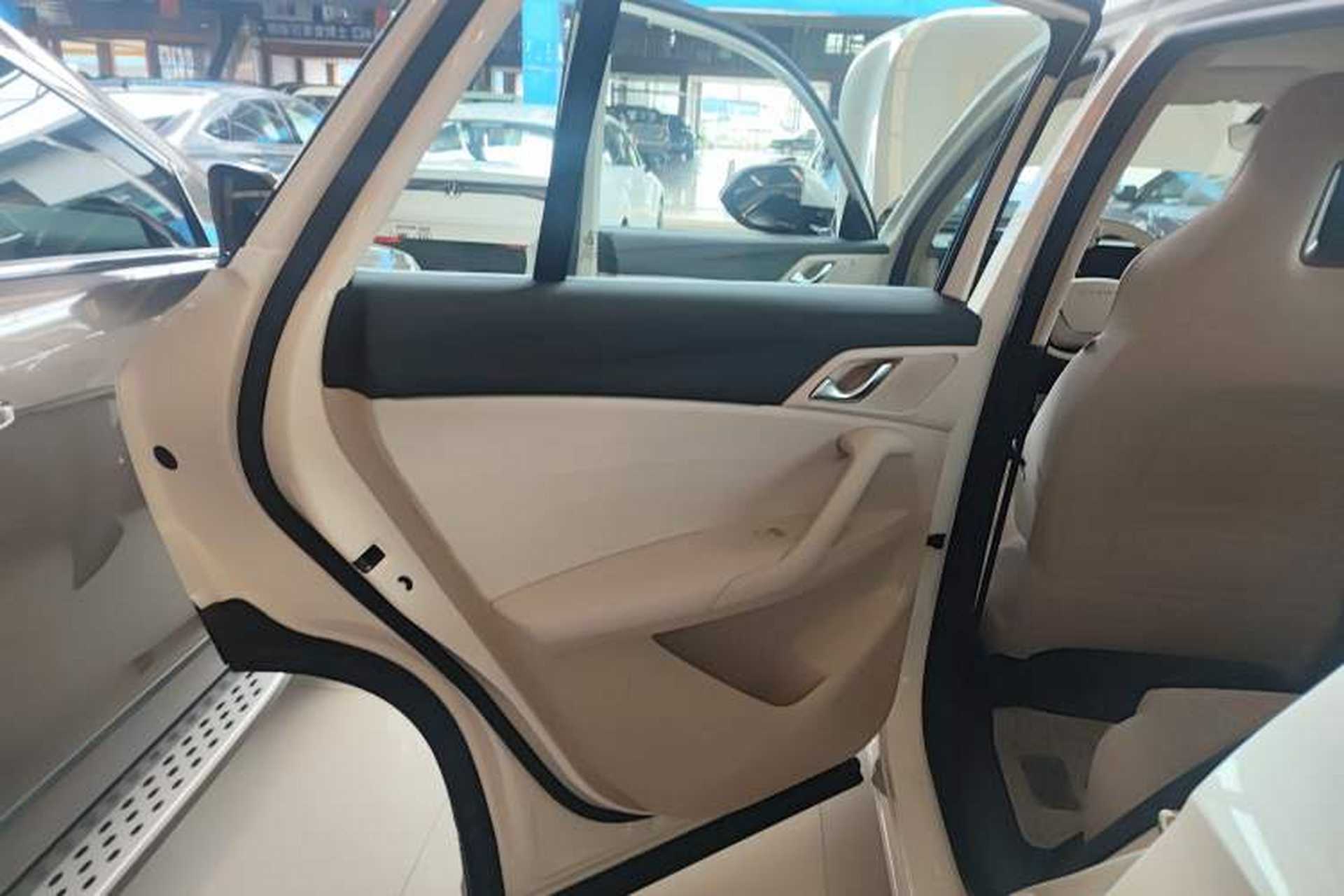 Used Roewe D5X DMH 2024 135 Tech Edition Interior 8